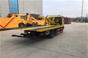 榕江非事故拖车